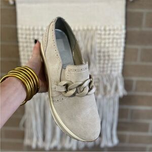 Dolce Vita Women's Beige Suede Chain-Trim Slip-On Loafer